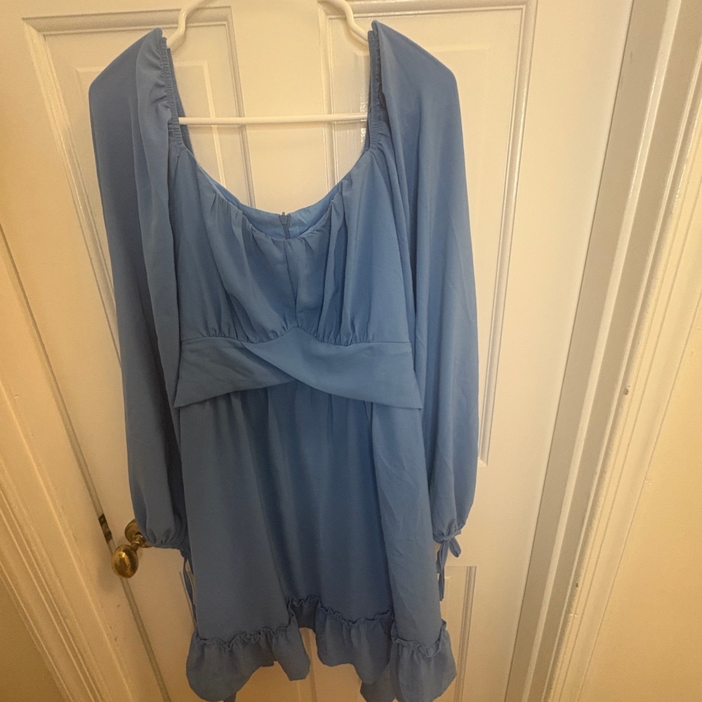 New Flowy Blue Long-Sleeve Dress
